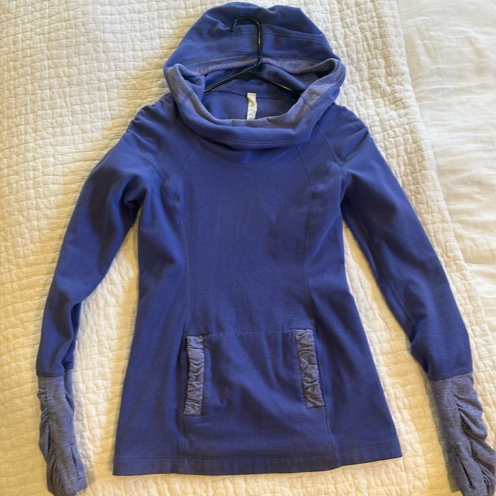Lululemon purple hooded fleece pullover size 4